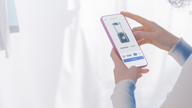 person purchasing blender on mobile